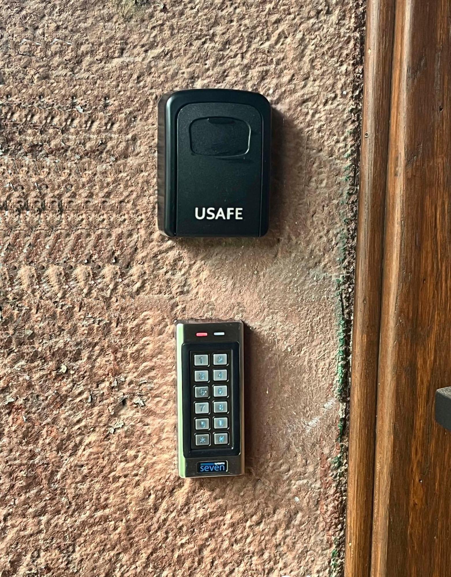 Апарт-Отель "Галаговъ" Uschhorod Exterior foto